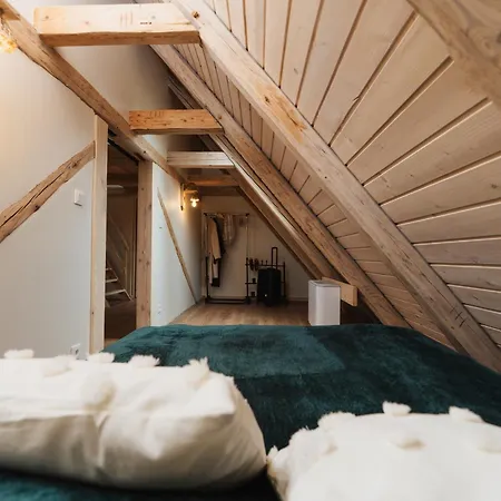 Kamienny Zakątek W Górach Bystrzyckich